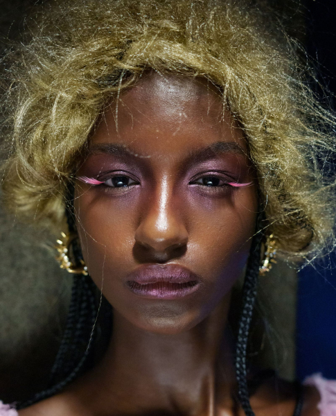 2026 makeup trends gold eyelashes at collina strada